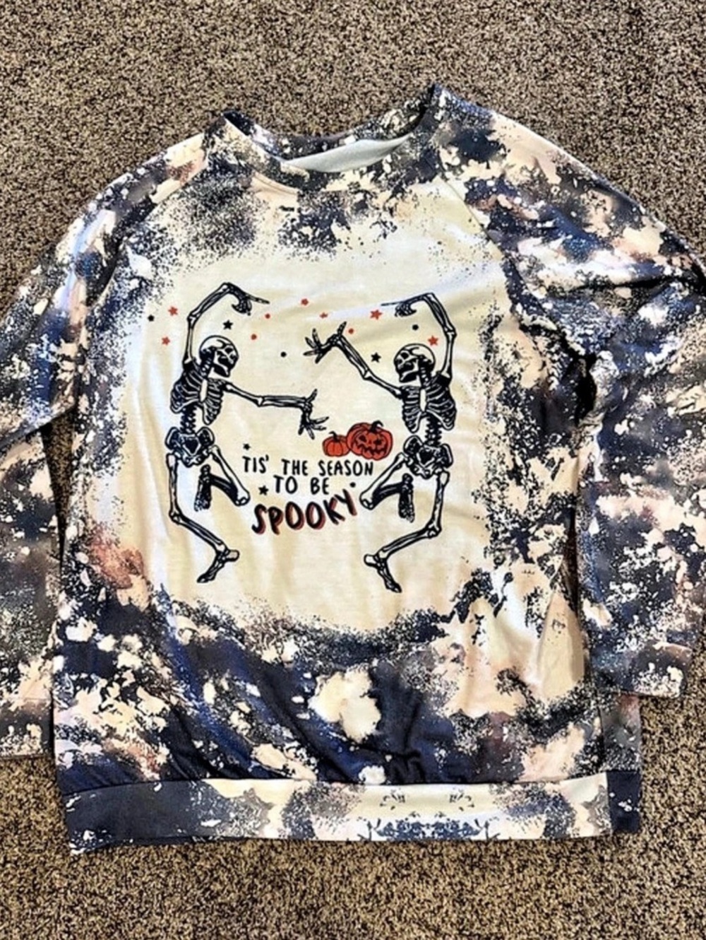 Skeleton Graphic Sweatshirt in Blue & Cream Size Large